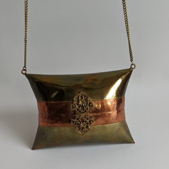 Vintage Gold Pillow Coin Purse - Picture 12 of 12